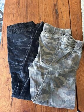 BEVY FLOG Women’s Black Camo Track Joggers and green cloth & stone camo